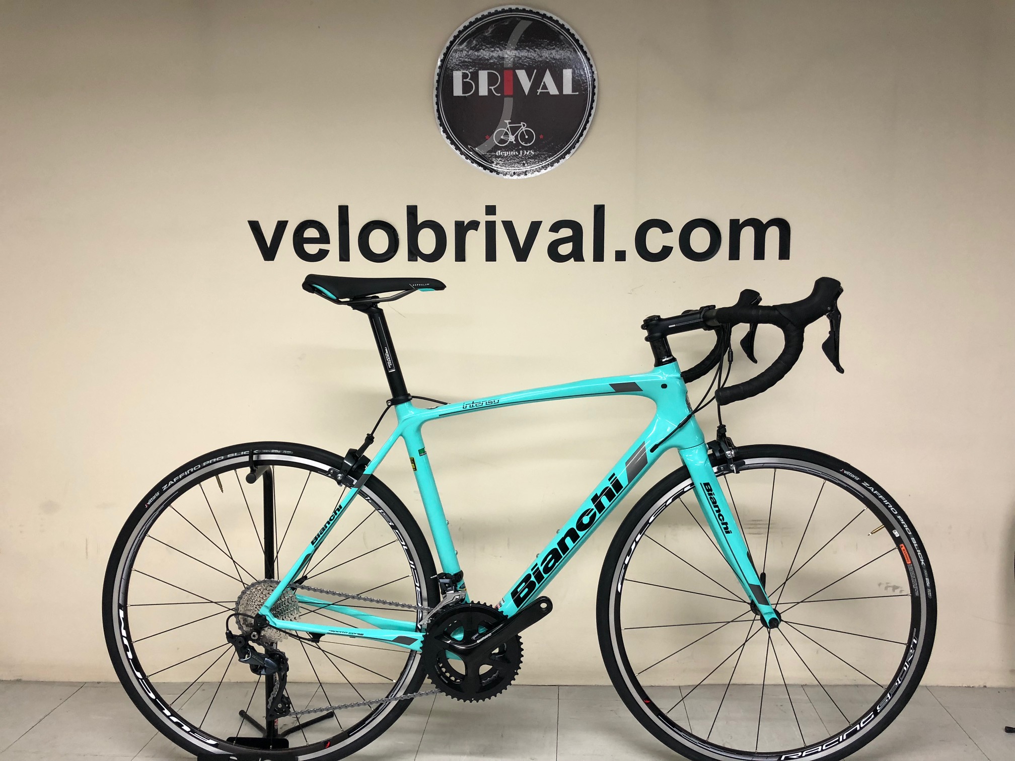 Bianchi intenso sale ultegra 2019