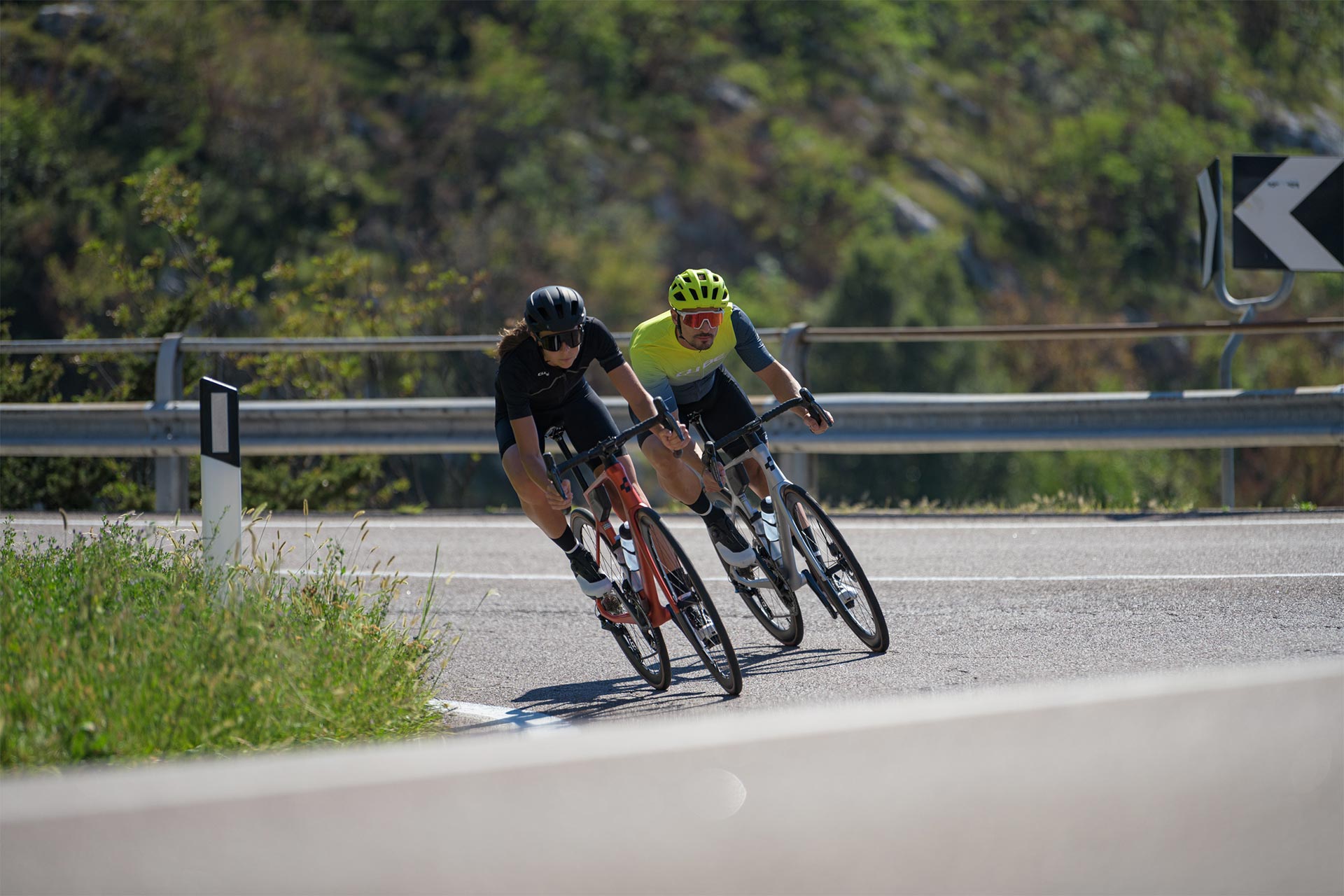 Comment choisir entre un vélo de route endurance et un vélo de gravel?