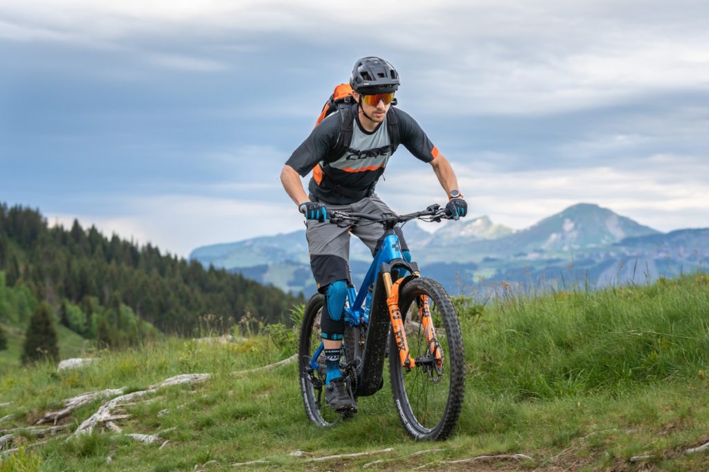 Pourquoi choisir le VTT Cube Stereo Hybrid 160 pour faire de l’enduro ?