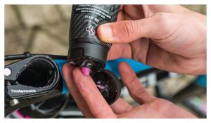 pâte de montage muc off carbon gripper 75ml