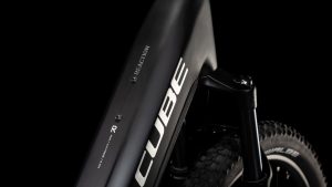 reaction hybrid race 800