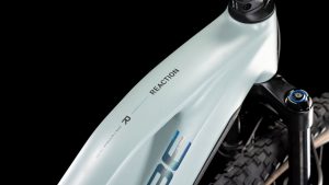 reaction hybrid race 800