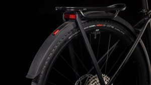 kathmandu hybrid c:62 slx 400x