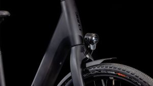 kathmandu hybrid c:62 slx 400x