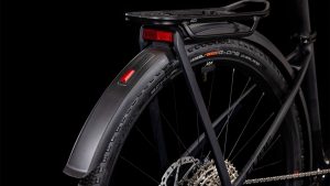 kathmandu hybrid c:62 slx 400x