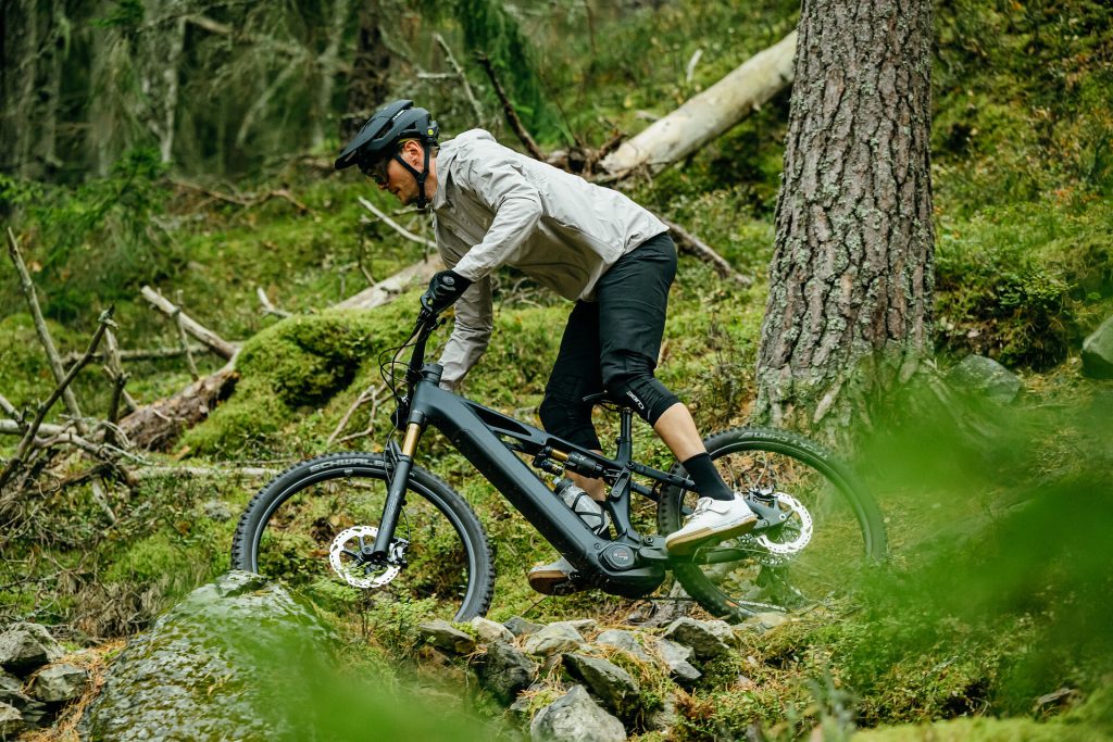 Stereo Hybrid One77 HPC couple 100nm ready assistance électrique