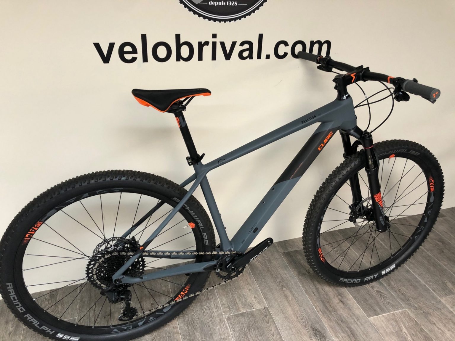 cube reaction c62 grey orange