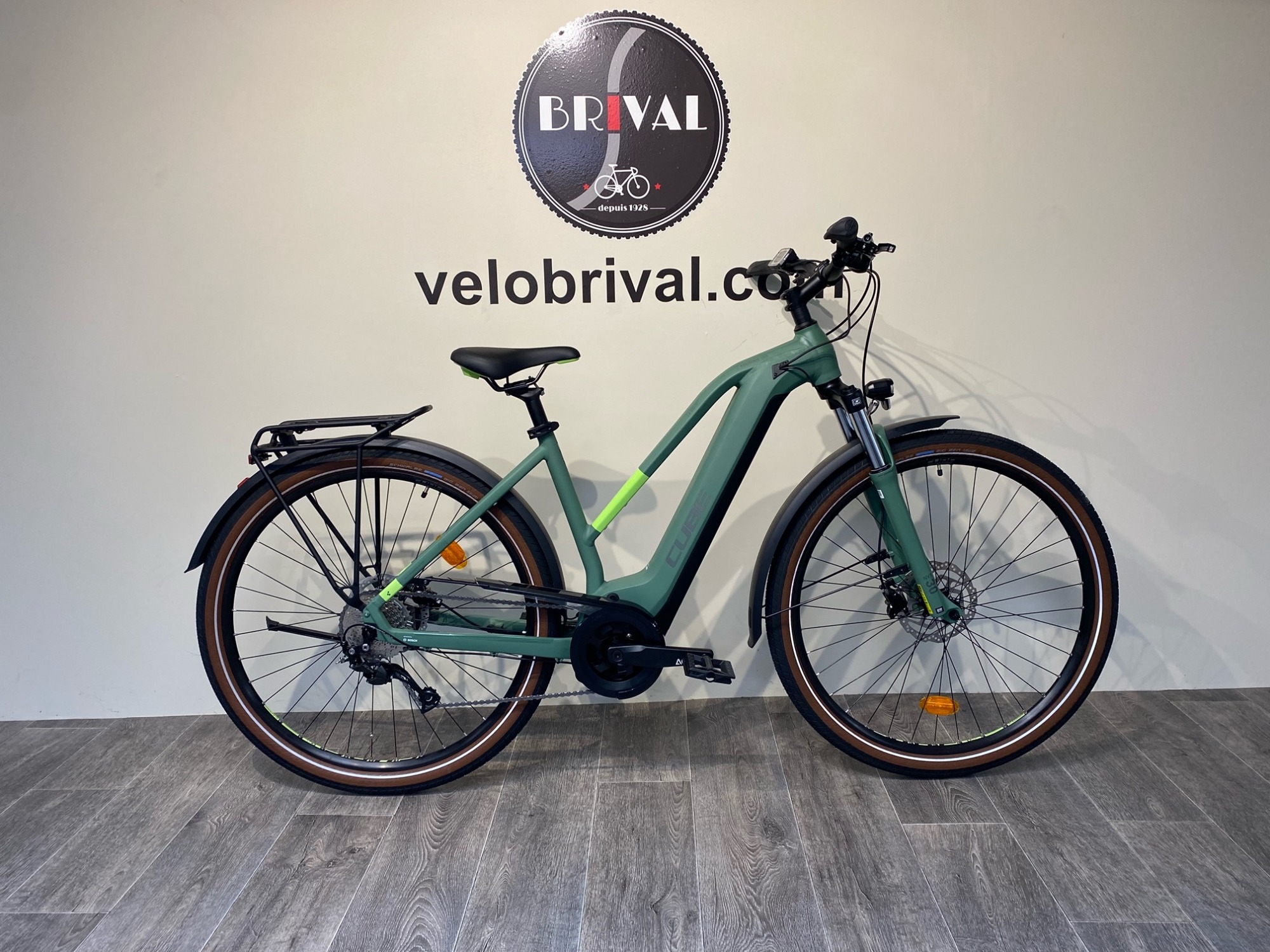 Cube Touring Hybrid Pro 625 2022 Cube TOURING HYBRID ONE 625 2022 - VeloBrival