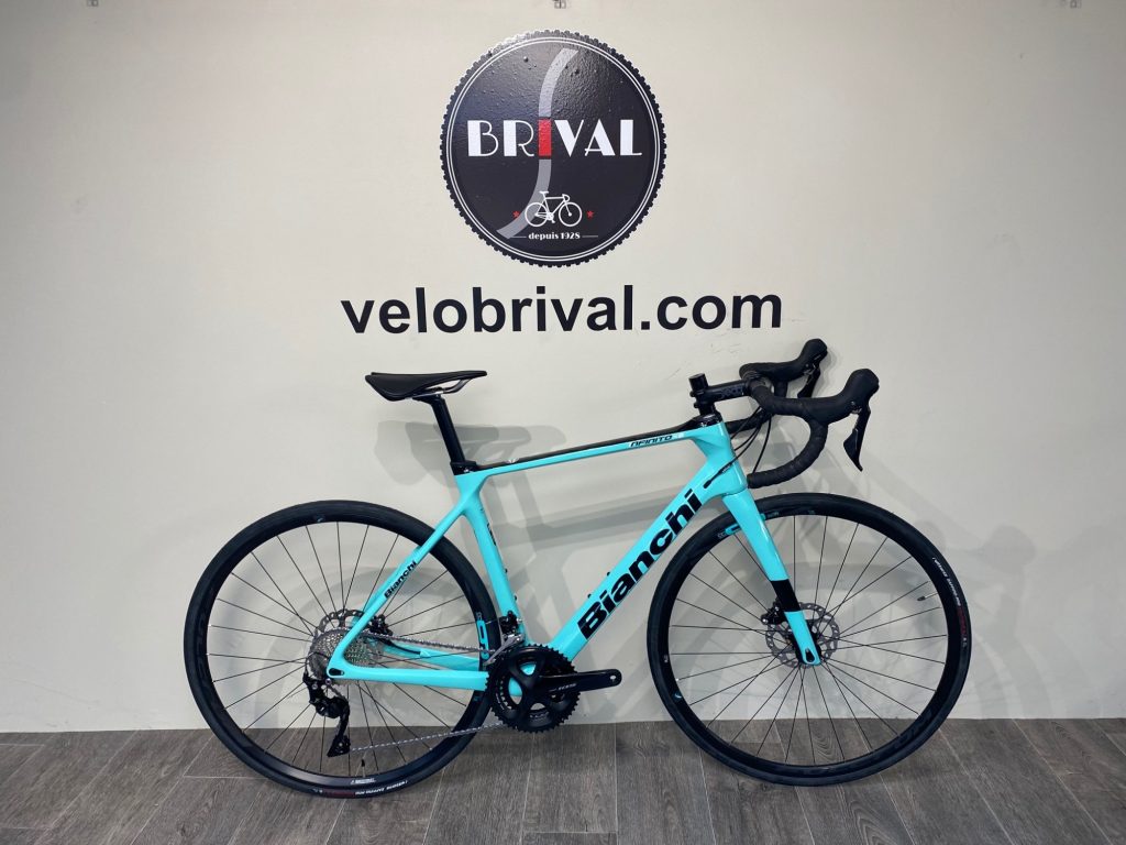 Vélo De Route Bianchi Infinito XE En Carbone - Shimano 105 DI2, Freins à Disque, Taille 55 Cm - Idéal Pour L'endurance