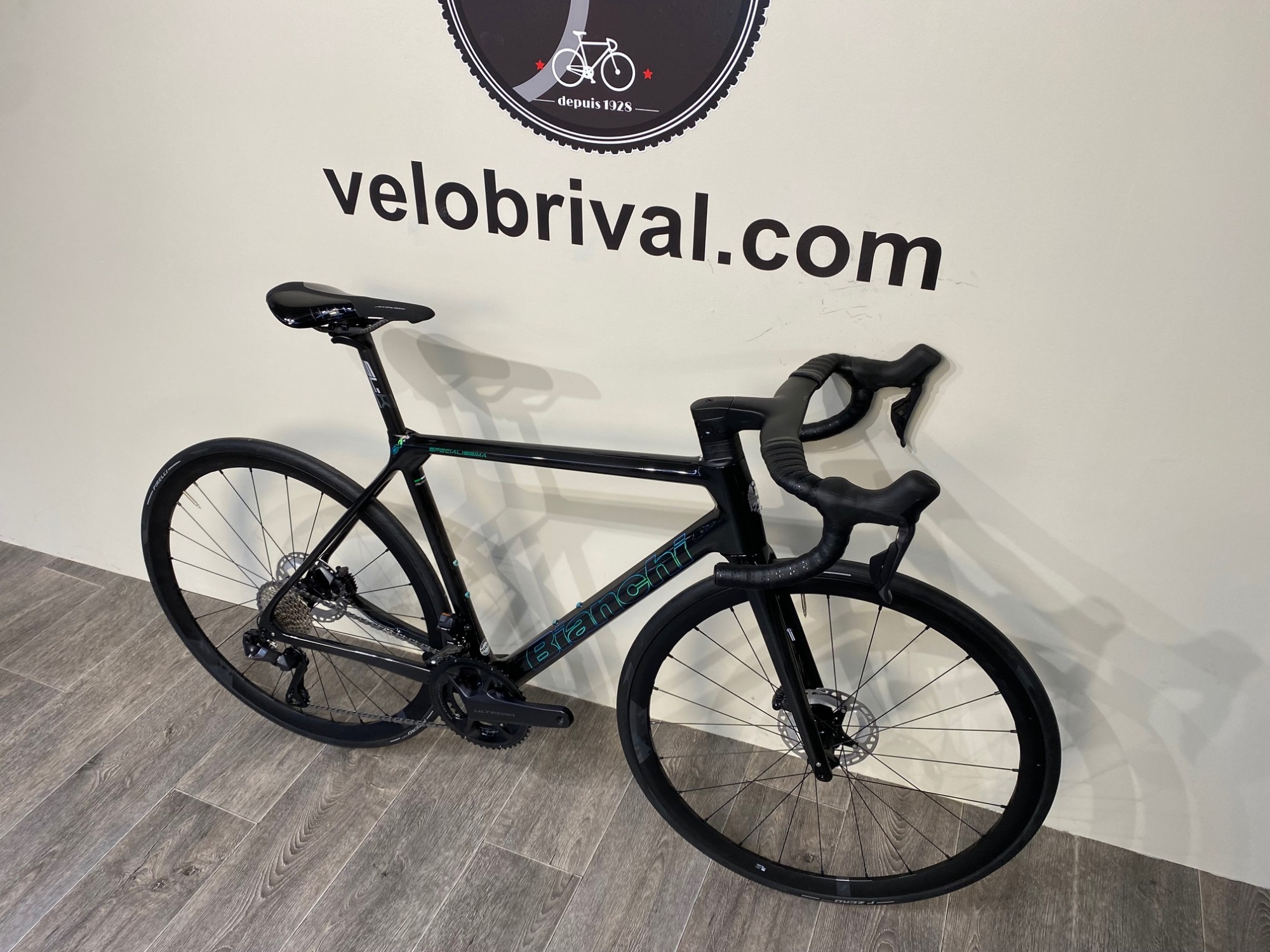 Bianchi SPECIALISSIMA DISC ULTEGRA Di2 2022 - VeloBrival
