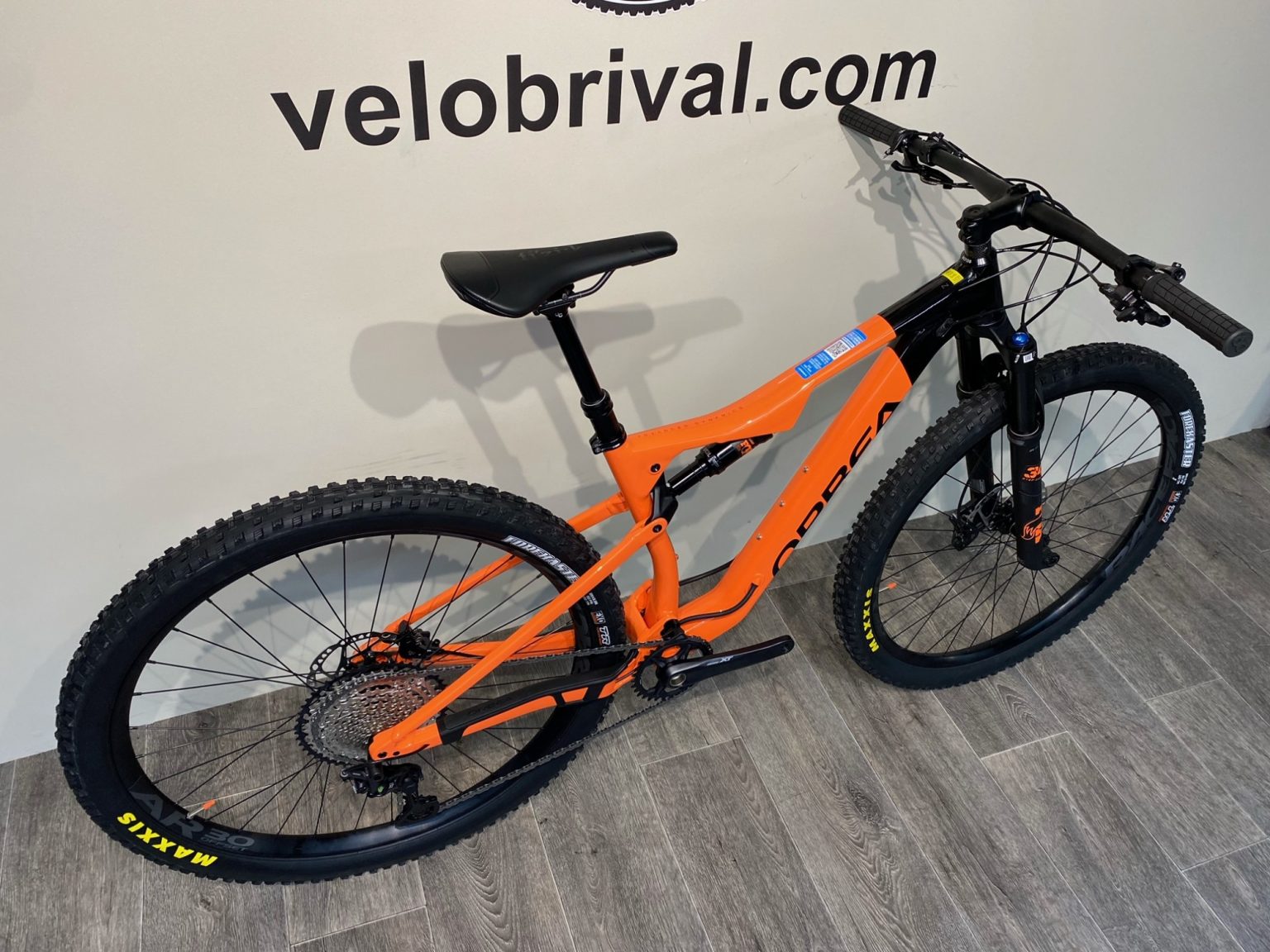 Orbea OIZ H10 TR 2022 VeloBrival