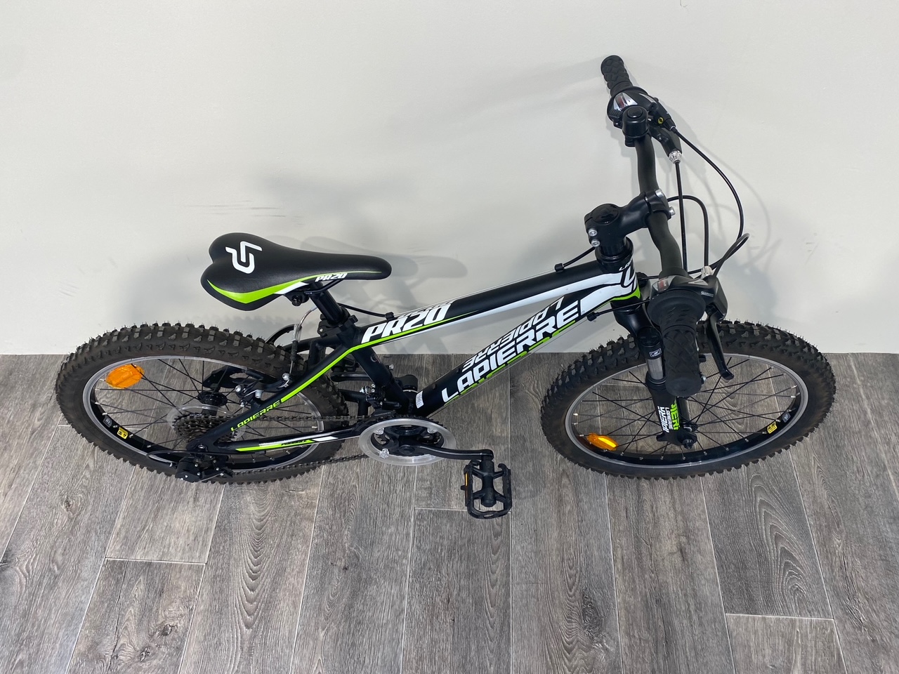 VTT Enfant Lapierre 20 Pouces – 12 Vitesses, Freins Patins, Argenté